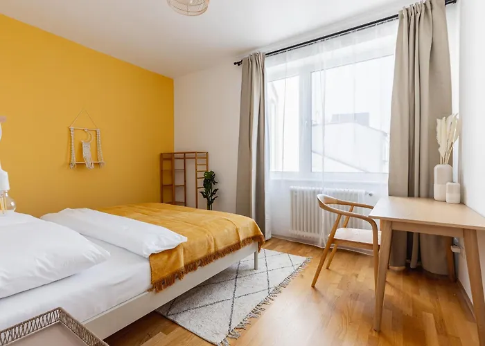 Modern In Center With A Balcony * Viena
