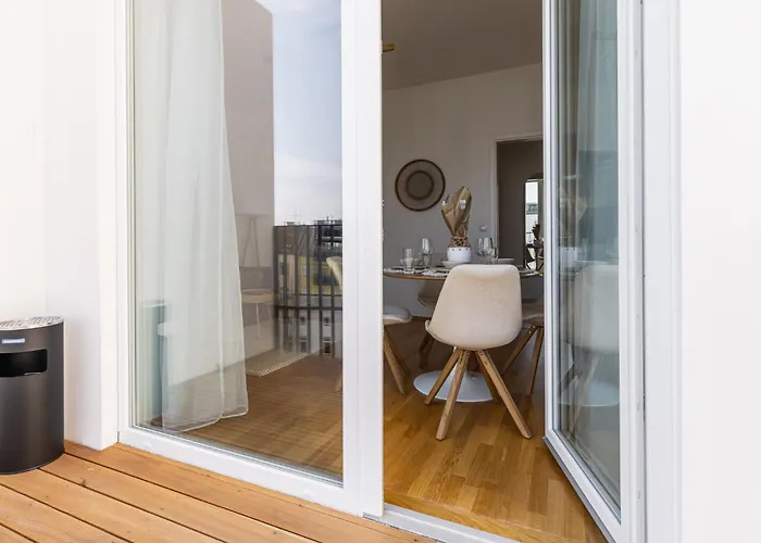 Modern In Center With A Balcony * Viena