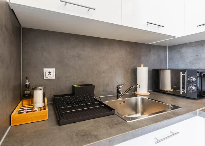 Modern In Center With A Balcony * Viena